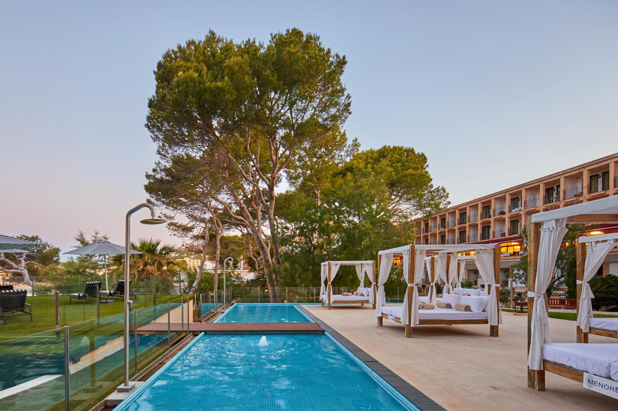 Secrets Mallorca Villamil Resort & Spa - Adults Only Peguera Ngoại thất bức ảnh The hotel's pool