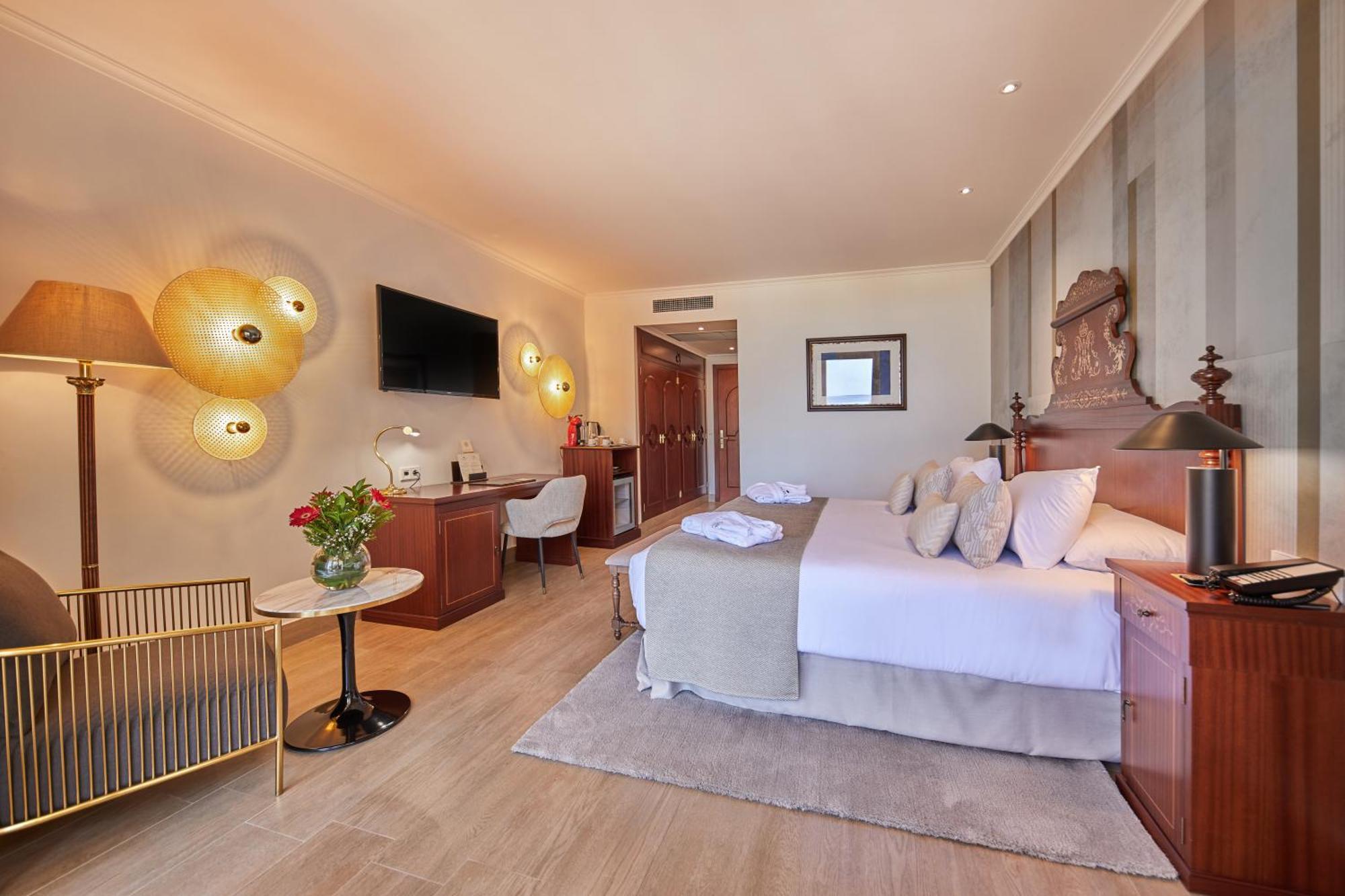 Secrets Mallorca Villamil Resort & Spa - Adults Only Peguera Ngoại thất bức ảnh Deluxe room
