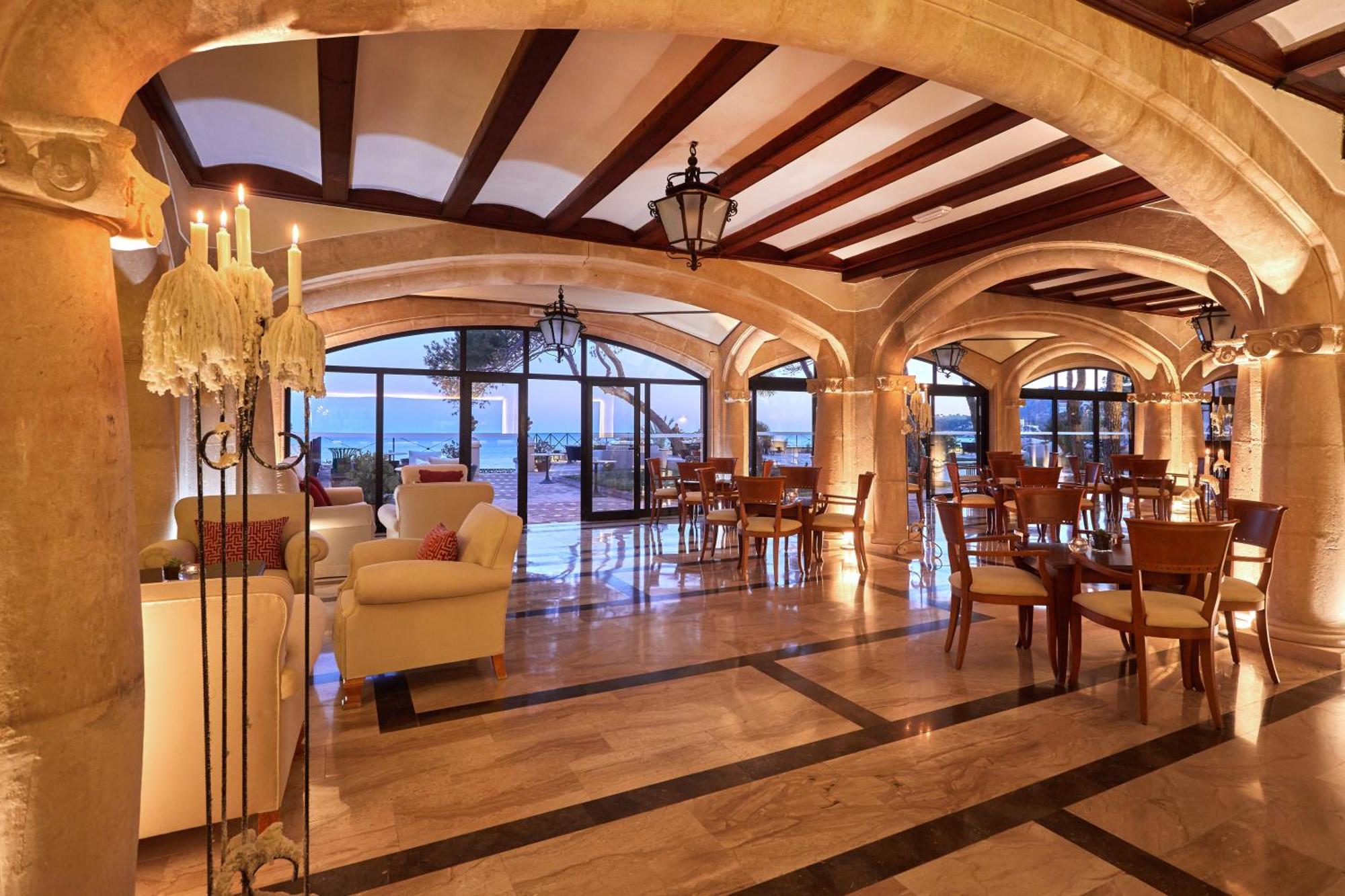 Secrets Mallorca Villamil Resort & Spa - Adults Only Peguera Ngoại thất bức ảnh Interior of the hotel
