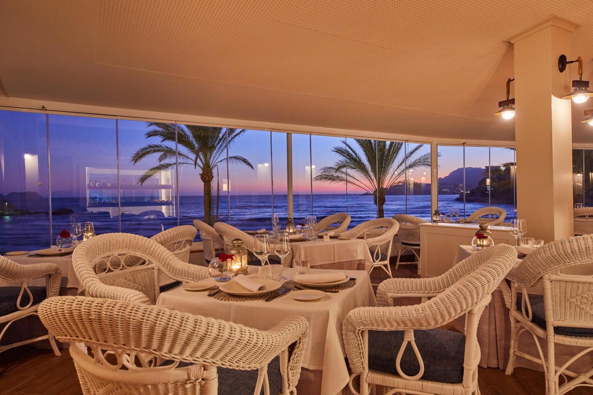 Secrets Mallorca Villamil Resort & Spa - Adults Only Peguera Ngoại thất bức ảnh Restaurant at the Hotel