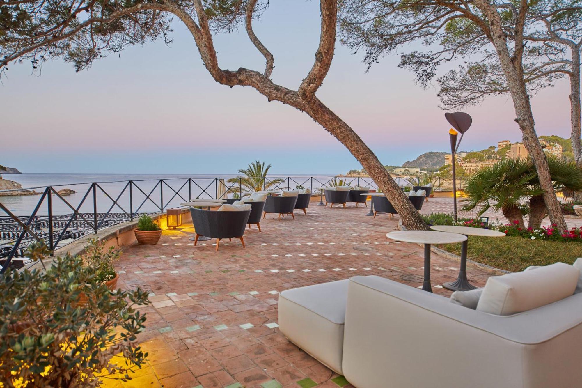 Secrets Mallorca Villamil Resort & Spa - Adults Only Peguera Ngoại thất bức ảnh The hotel's terrace
